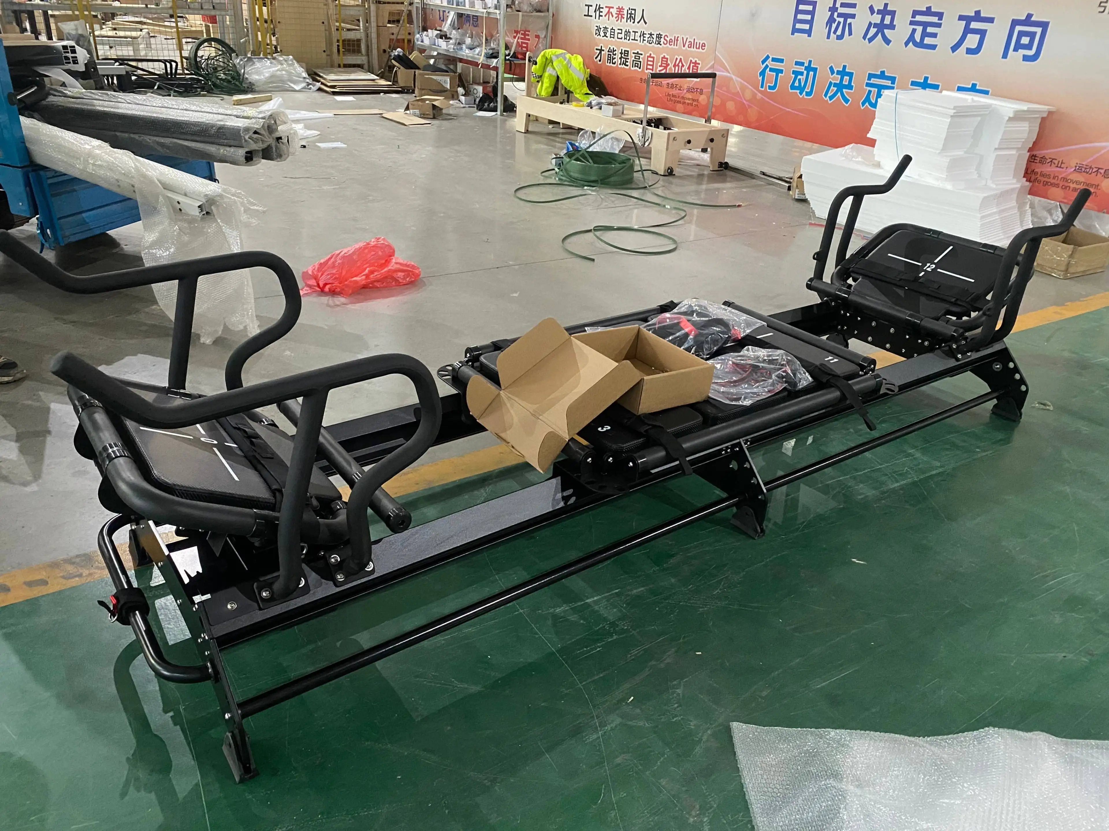 HUAVIGOR Yoga Commercial Equipment OEM Adjustable Durable Eco-Friendly Lightweight Matte Black Aluminum Alloy Reformer - Thumbnail 8